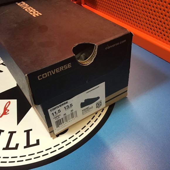 Converse Men's Chuck Taylor Low Top in Black Monochrome - Picture 6 of 6